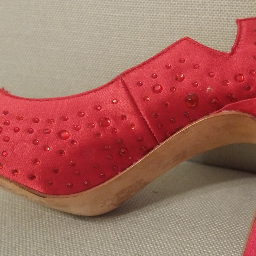 POUR LA VICTOIRE red rhinestone pumps - Picture 4 of 8
